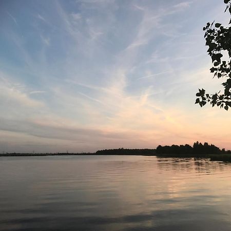 Over Lake Monnickendam Esterno foto